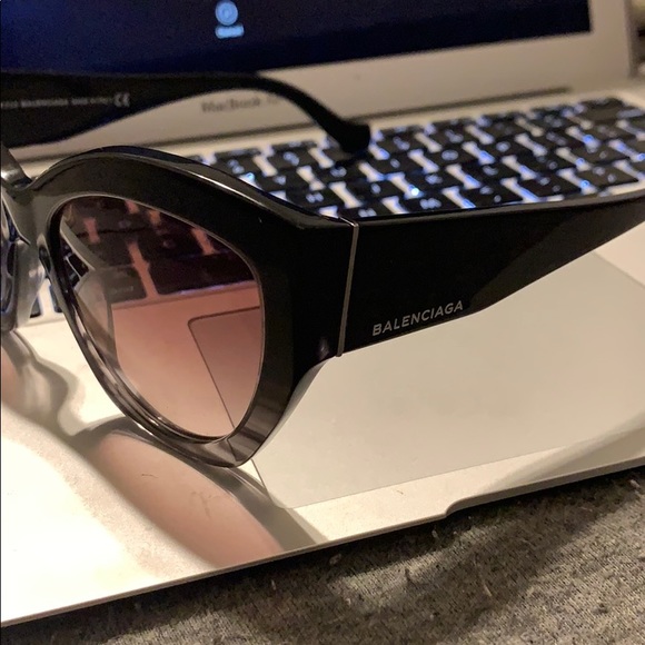 Balenciaga Sunglasses BA 103 05T - Picture 2 of 4